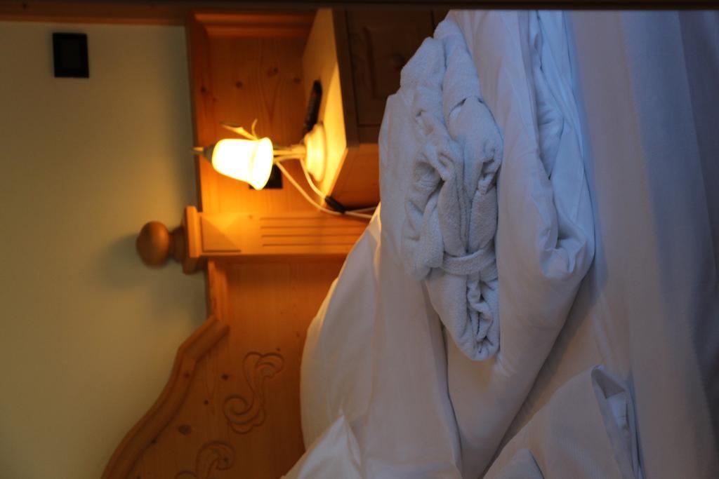 One-Bedroom Apartment,739103203:JPEG