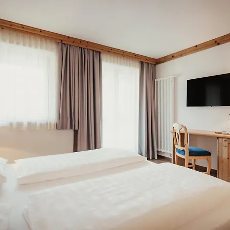 Kristallhotel Corona-Krone-2