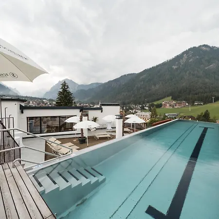 Al Plan, A Mountain Moving Hotel-2